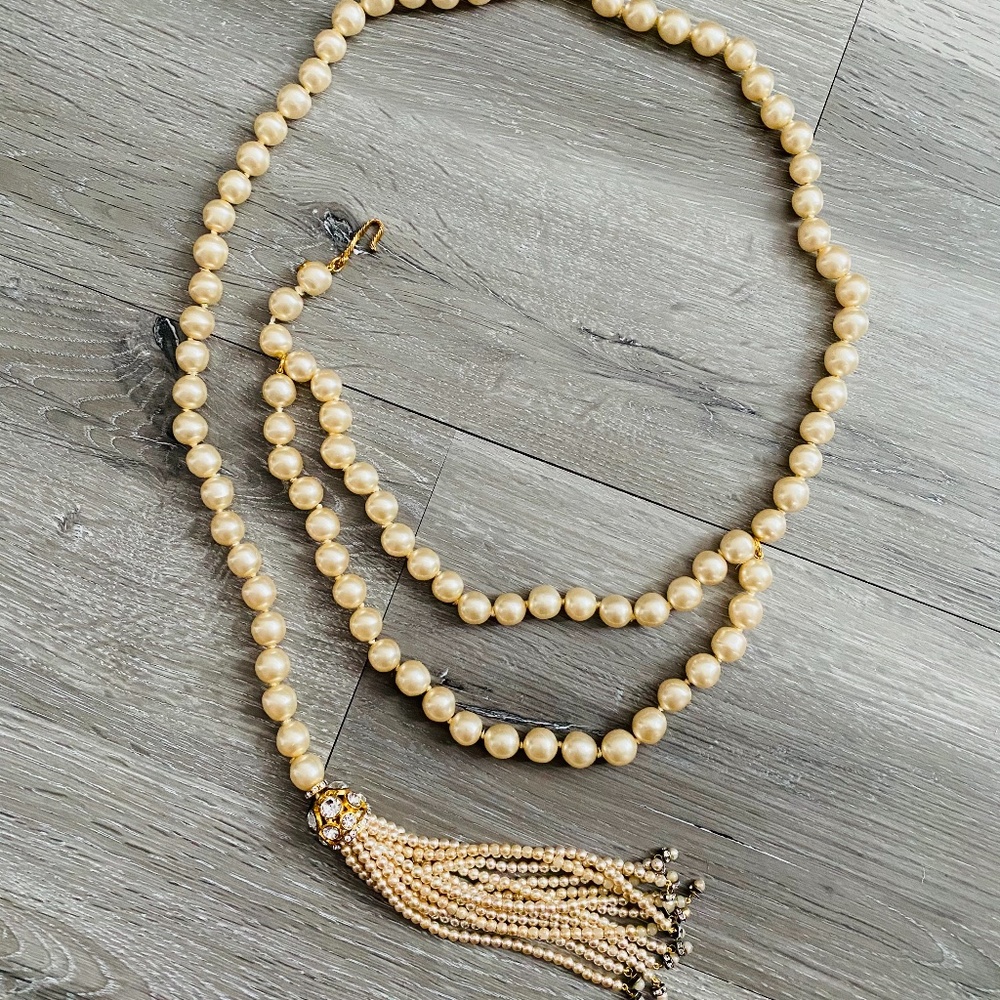 Vintage Chanel pearl necklace  / belt